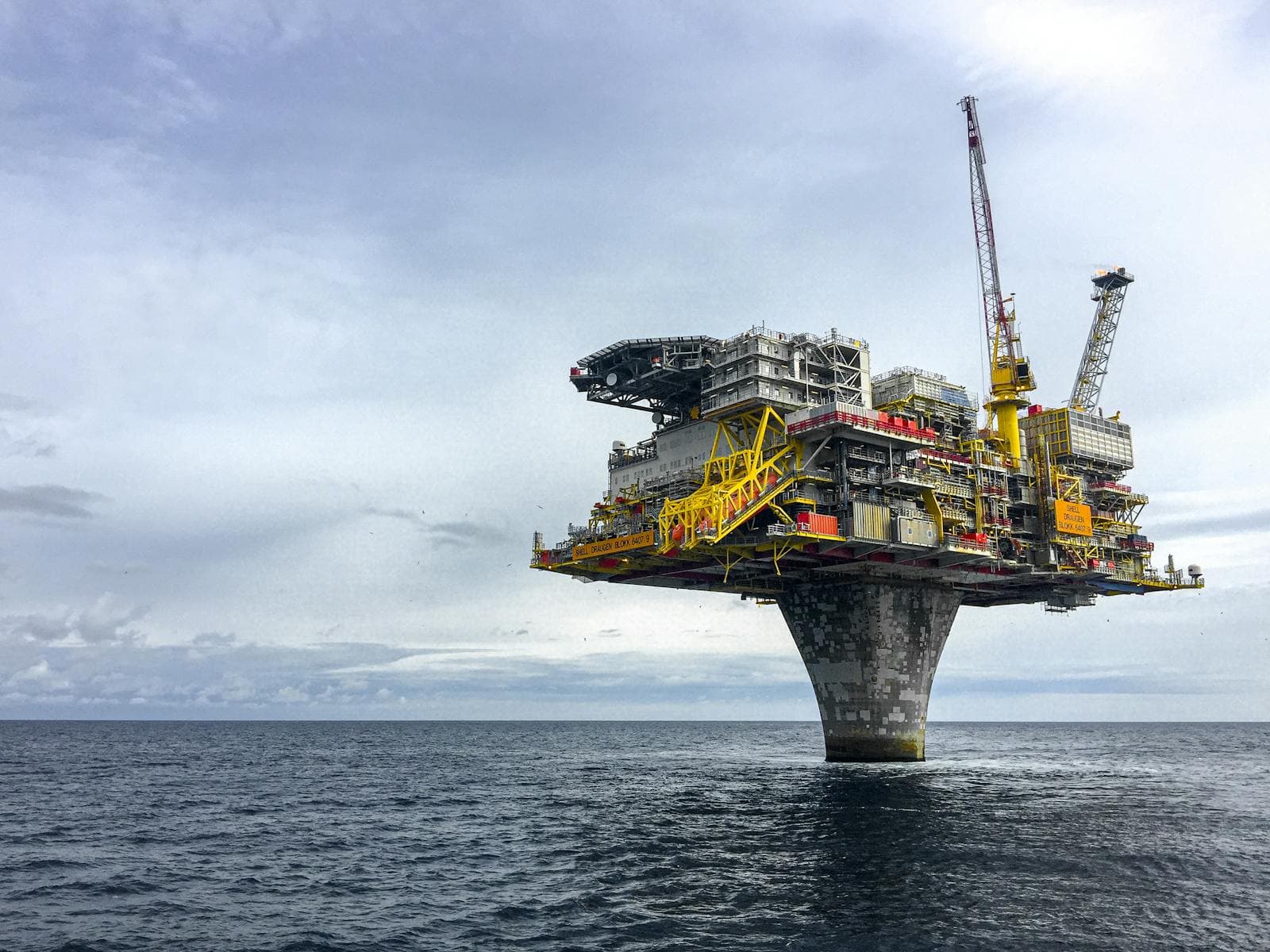 Oil and gas deep page cover placeholder